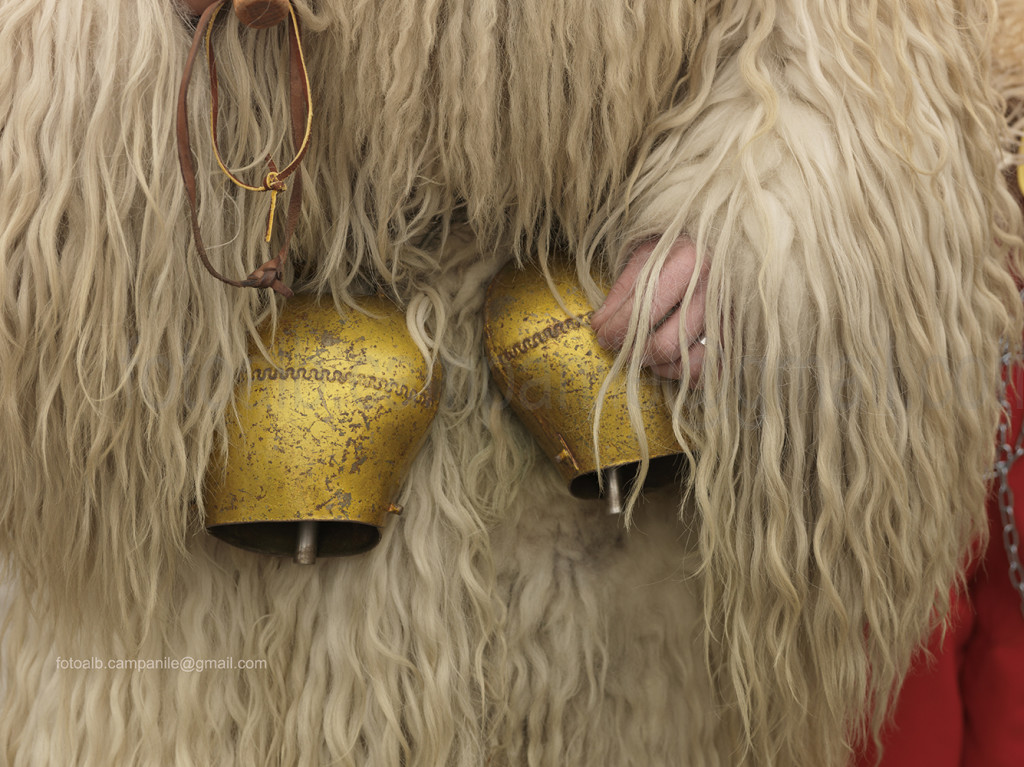 Slovenia Ptuj 801 Carnevale di Ptuj le campane dei kurent 0000