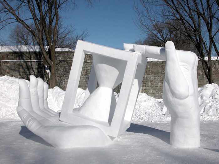 sculpture-de-neige-sablier[1]