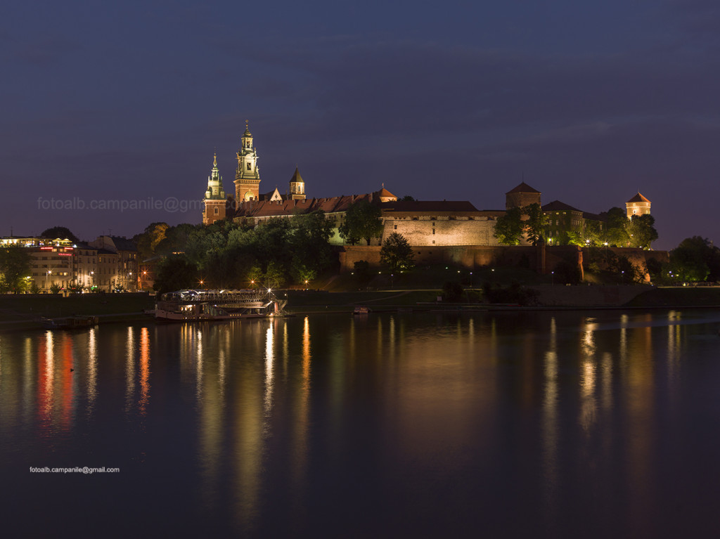 Wawel and Vistola River, Krakow, Poland, Europe