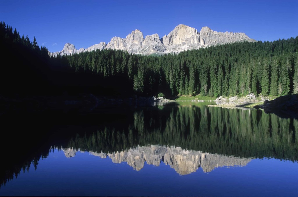 karersee-sommer-rosengarten-dolomiten-eggental (1)