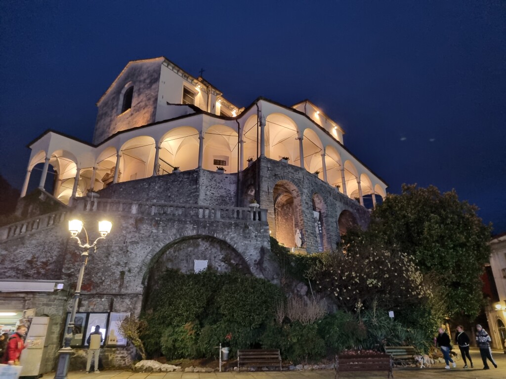 Varallo (Vc), veduta serale della Collegiata Gaudenziana  credits Maurizia Ghisoni